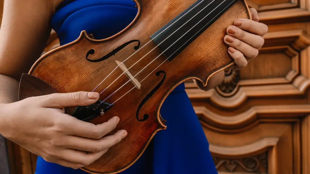 Does heather hemmens plays violin