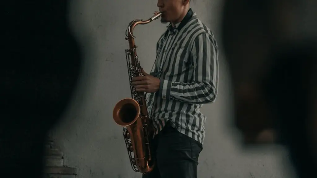 How to bend a note on saxophone?