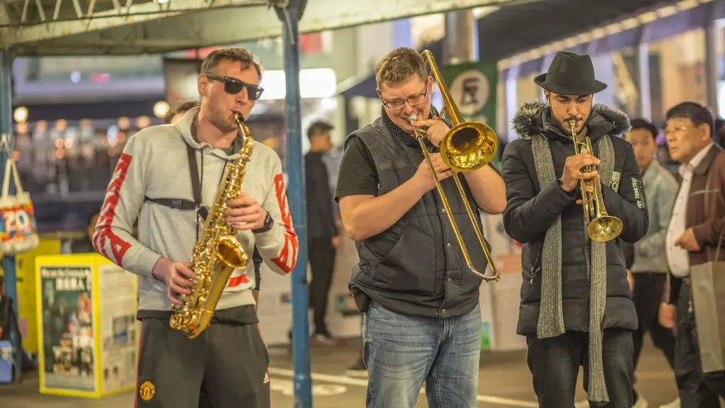 Can playing the saxophone damage your teeth?