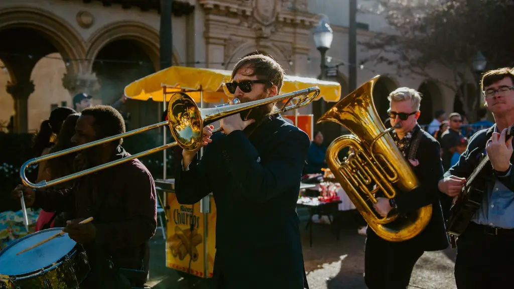 How to play nfl theme song on trumpet