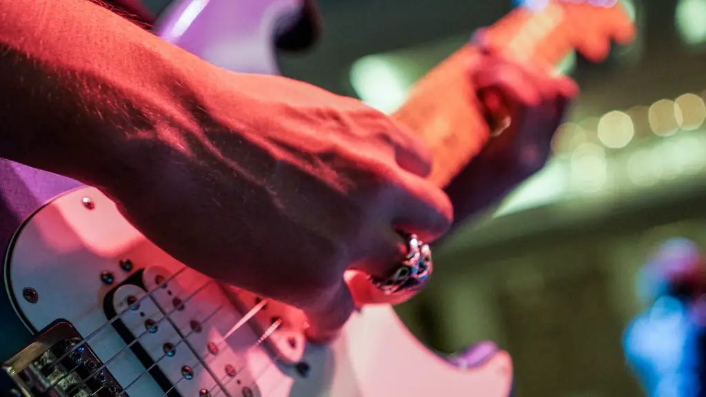 How to hold a pick for electric guitar