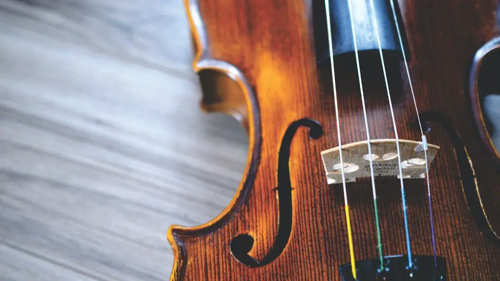 Does ellen page play the violin