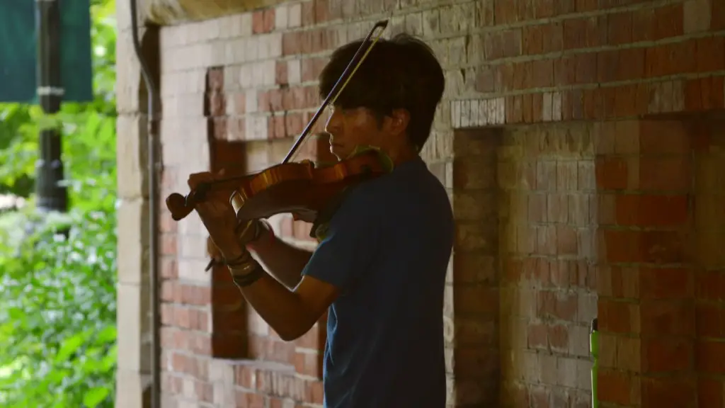 How do you make a violin bow